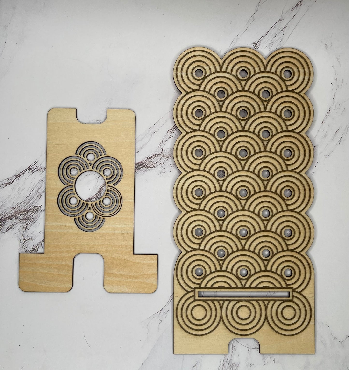 Engraved Geometry - Phone Stand